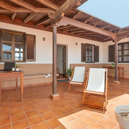 Casita Dragon Y Suerte Pool