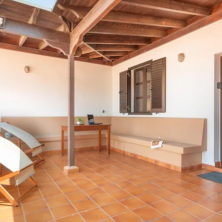 Casita Dragon Y Suerte Pool